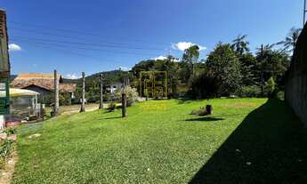Imagem: Amplo terreno com edificação em Pomerode
