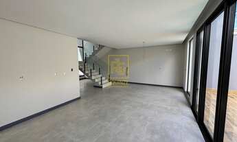 Imagem 2: Sobrado com sacada, churrasqueira e Localização Ideal!