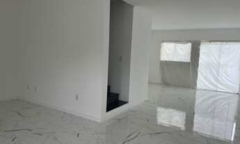 Imagem 3: Sobrado com suíte, sacada e quintal em Indaial