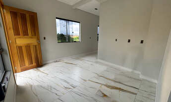 Imagem 2: Sobrado com 2 Suítes e Amplo Terreno no Bairro Benedito, Indaial