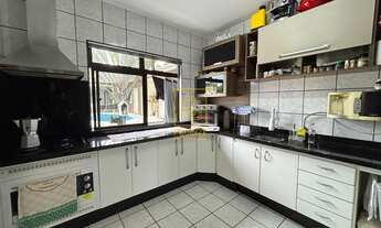 Imagem 4: Casa com piscina e área de festas em Indaial