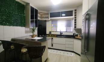 Imagem 2: Casa com piscina e área de festas em Rio dos Cedros