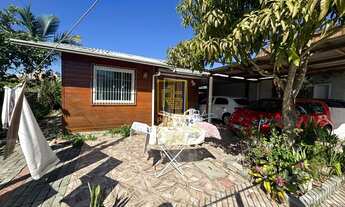 Imagem: Casa próxima à praia em Itapema