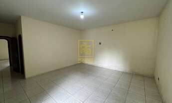 Imagem 5: Casa de Esquina com Quintal Amplo no Bairro das Capitais