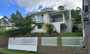 Imagem: Belíssima casa com piscina aquecida e área