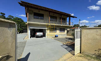 Imagem: Casa grande com área de festas e fácil