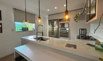 Imagem: Casa com piscina em região privilegiada