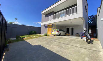 Imagem: Casa de alto padrão com fino acabamento