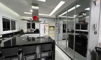 Imagem 4: Casa de alto padrão com fino acabamento no bairro das Capitais