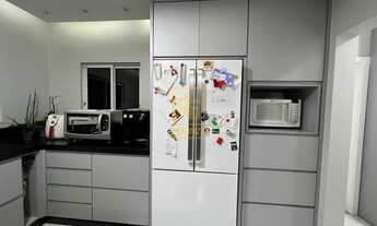 Imagem 7: Casa de alto padrão com fino acabamento no bairro das Capitais