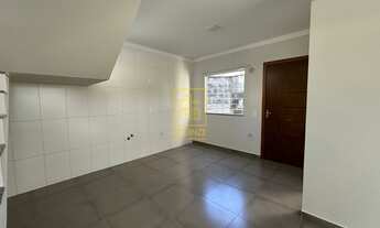 Imagem 3: Seu Novo Lar Espera por Você: Sobrado Aconchegante com 3 Dormitórios e Sem Risco de Enchen