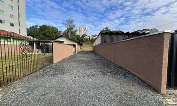 Imagem 4: Imóvel completo com casa, kitnets e galpão no bairro Quintino