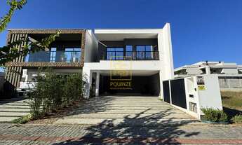 Imagem: Sobrado com fino acabamento em excelente