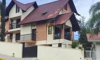 Imagem: Linda casa com 4 suítes