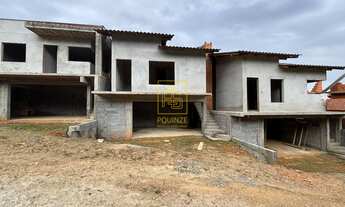 Imagem: Casa com churrasqueira e suíte no bairro