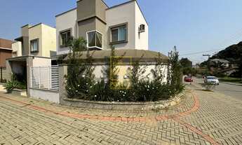 Imagem: Encantador sobrado no Bairro Vila Germer