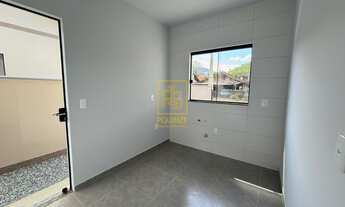 Imagem 4: Casa com amplo quintal no bairro Araponguinhas