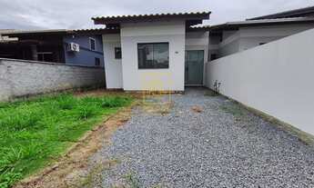 Imagem: Casa com suíte e ótimo espaço externo