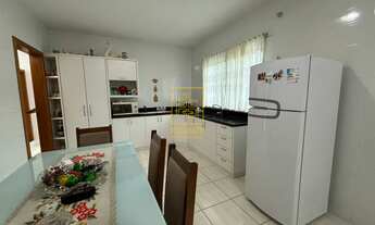 Imagem 3: Refúgio com lagoa e horta a poucos minutos da cidade