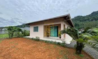 Imagem: Refúgio com lagoa e horta a poucos minutos