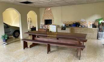 Imagem 7: Casa no centro de Rodeio com amplo espaço. Além do uso residencial, o espaço também poderá