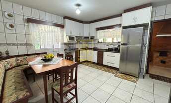 Imagem 3: Sítio semi mobiliado com infraestrutura completa e área de lazer