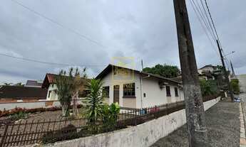 Imagem: Casa ampla com excelente oportunidade de