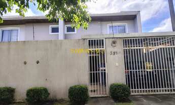 Imagem 1: Sobrado com 3 quartos e espaço nos fundos com churrasqueira no bairro Guabirotuba, em Curi