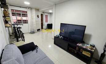 Imagem 2: Sobrado Padrão no Alto Boqueirão com ático e sacada ampla