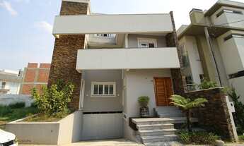 Imagem: Sobrado Alto Padrão para Venda em Pinheirinho