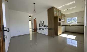 Imagem 2: Casa de Esquina com 3 Dormitórios - 1 Suíte - Excelente Localização - SJ