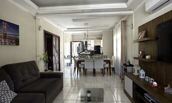 Imagem 7: Casa com 193,94m² - 3 Dormitórios - Piscina - Área de festas em São José/SC