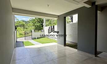 Imagem 2: Sobrado com 3 dormitórios sendo uma suíte - Garagem Coberta - Passagem Lateral - SJ