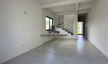 Imagem 7: Sobrado com 3 dormitórios sendo uma suíte - Garagem Coberta - Passagem Lateral - SJ