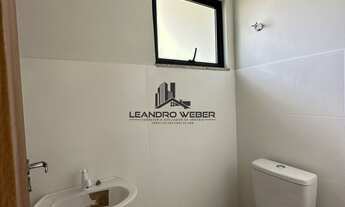 Imagem 5: Sobrado com 3 dormitórios sendo uma suíte - Garagem Coberta - Passagem Lateral - SJ