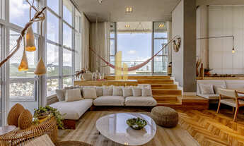 Imagem 3: Cobertura Duplex padrão EMBRAED única em Balneário Camboriú!! Com pé direito duplo e vista