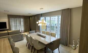 Imagem 2: Apartamento no Centro em Balneário Camboriú com 3 Suítes + 3 Vagas de Garagem!