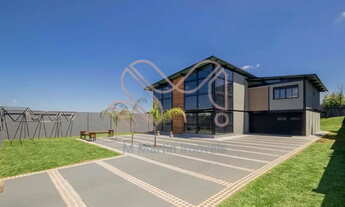 Imagem 3: Casa Extraordinária em Condomínio Botiatuvinha