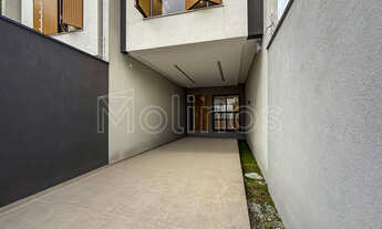 Imagem: Sobrado com 4 suítes e 2 vagas de garagem