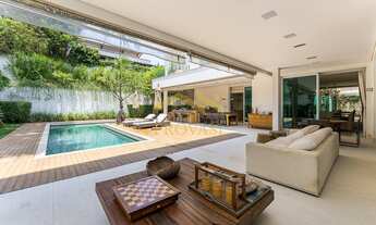 Imagem 3: Alphaville Residencial 1 (Barueri) - Casa com 4 suítes , todas com varanda- 740m2- Alphavi