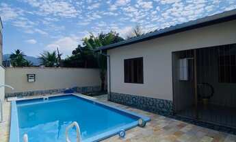 Imagem 2: Casa com piscina à venda no Capricórnio em Caraguatatuba