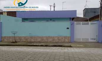 Imagem: Vendo uma bela Casa com piscina e três