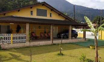 Imagem 3: Casa com piscina à venda no Recanto Verde Mar no Massaguaçu em Caraguatatuba