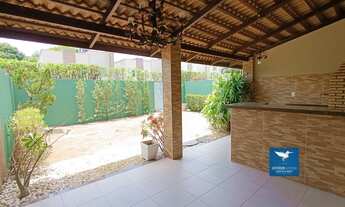 Imagem 7: Casa Duplex com Móveis Planejados, Amplo Lote e Deck Privativo a Poucos Metros da CE040 em