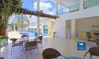 Imagem 5: Casa em Condomínio com Amplo Lote de Esquina, Deck e Piscina Privativos, Próximo ao Shoppi