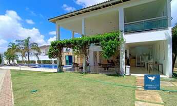 Imagem 3: Casa em Condomínio com Amplo Lote de Esquina, Deck e Piscina Privativos, Próximo ao Shoppi