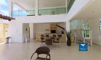 Imagem 4: Casa em Condomínio com Amplo Lote de Esquina, Deck e Piscina Privativos, Próximo ao Shoppi