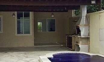 Imagem: Casa Duplex com Deck e Piscina na Região