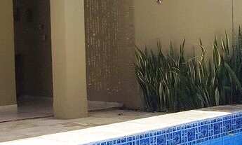 Imagem 3: Casa com Piscina Privativa em Condomínio no Bairro Luciano Cavalcante, 04 Quartos, Master