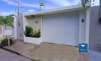 Imagem 2: Casa Plana com Varanda Gourmet em Rua Sem Saída e Fino Acabamento, Próximo aos Shoppings n